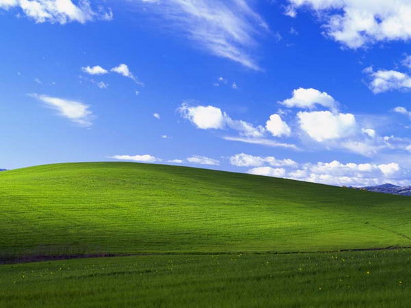 La colline du fond d’écran Windows XP existe